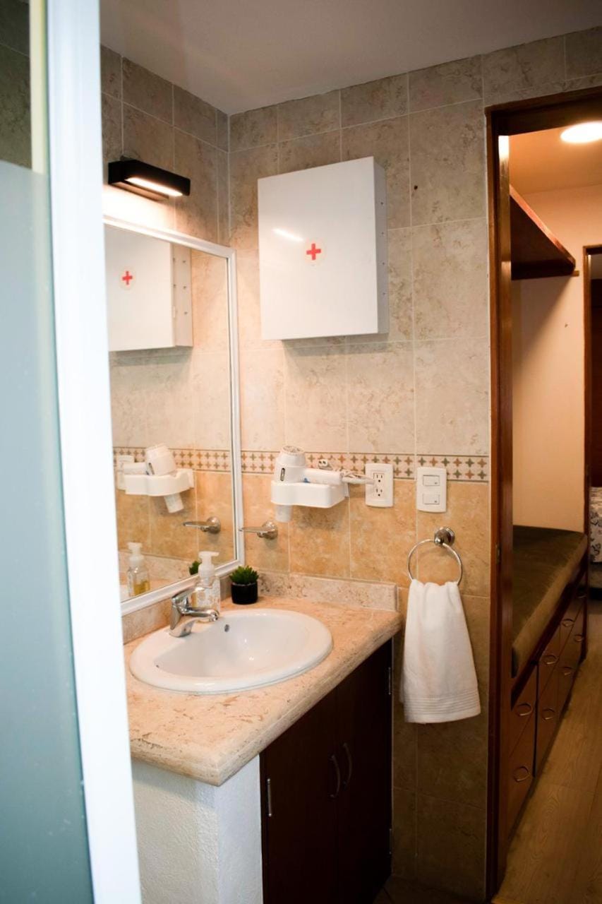 Bathroom, towels