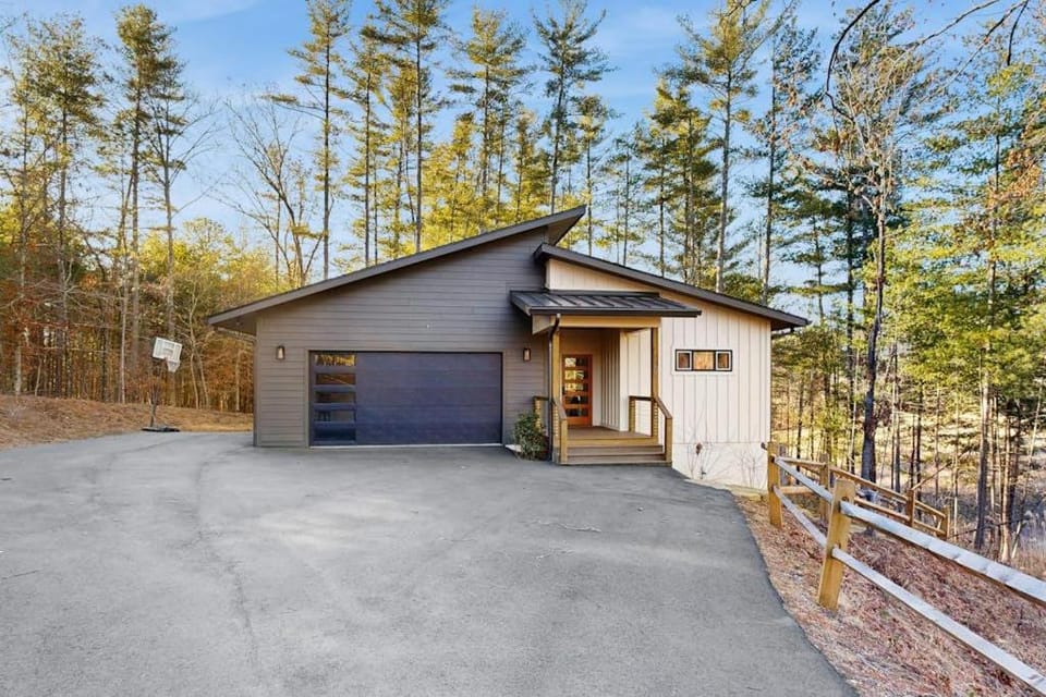Cloud 9 Sanctuary House in Buncombe County