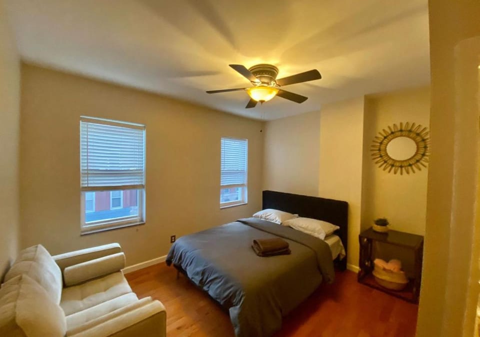 Bed, Photo of the whole room, Bedroom, fireplace