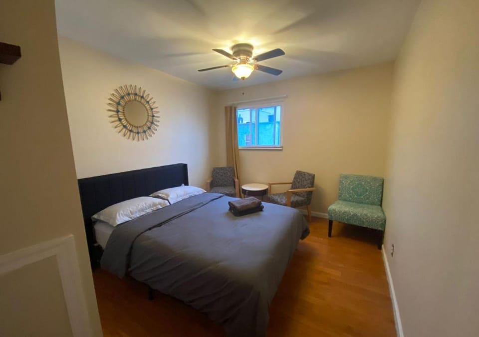 Bed, Seating area, Bedroom, fireplace