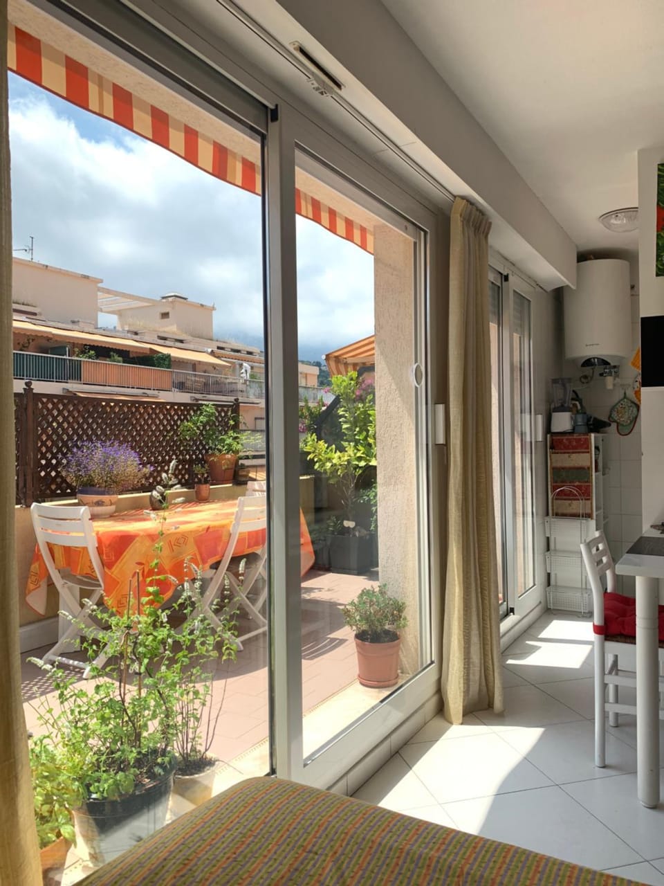 Relax Au Soleil - Studio avec grande terrasse - Proche de la plage 100 m et du centre ville Apartment in Menton
