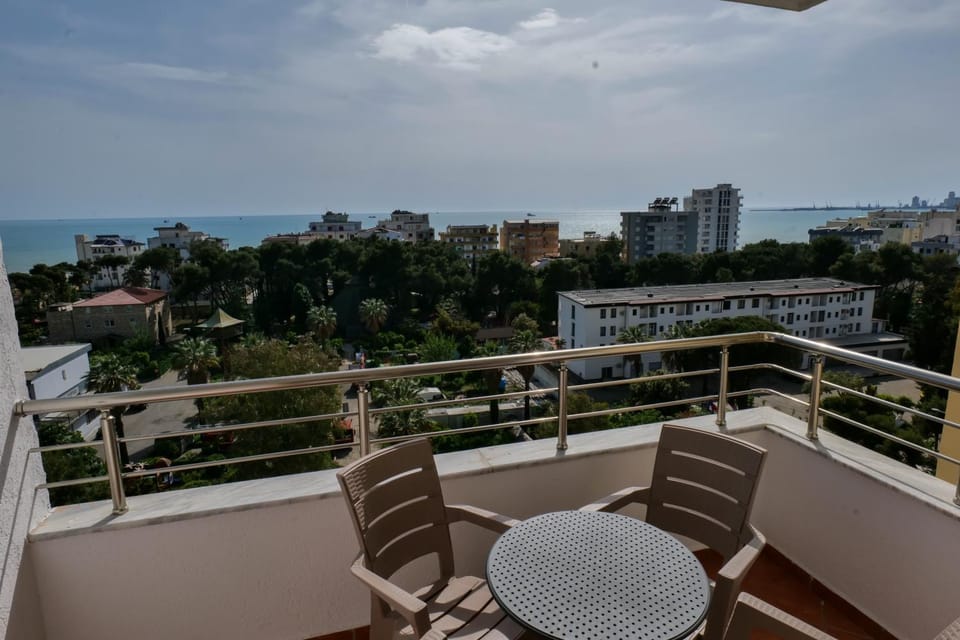 Natural landscape, View (from property/room), Balcony/Terrace, City view, Sea view