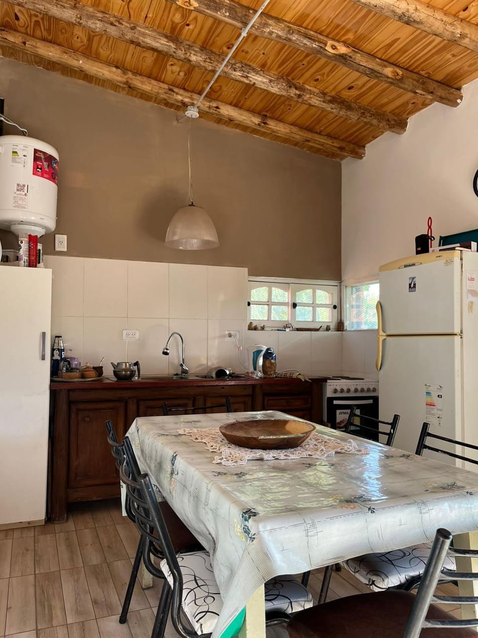 Kitchen or kitchenette, Dining area, oven