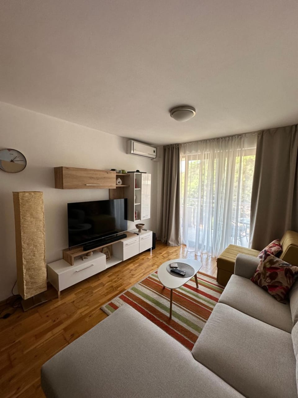 Communal lounge/ TV room, Living room