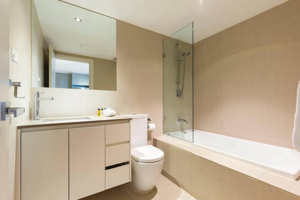 2 Bed North Sydney Self Catering Apartment in Sydney