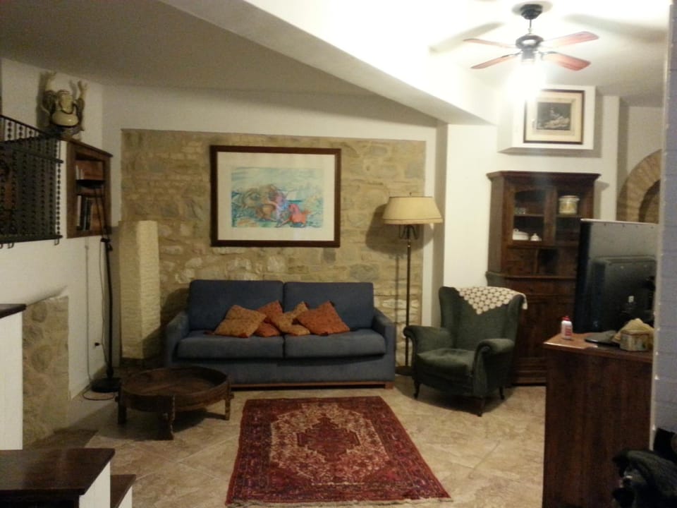 Communal lounge/ TV room, Day