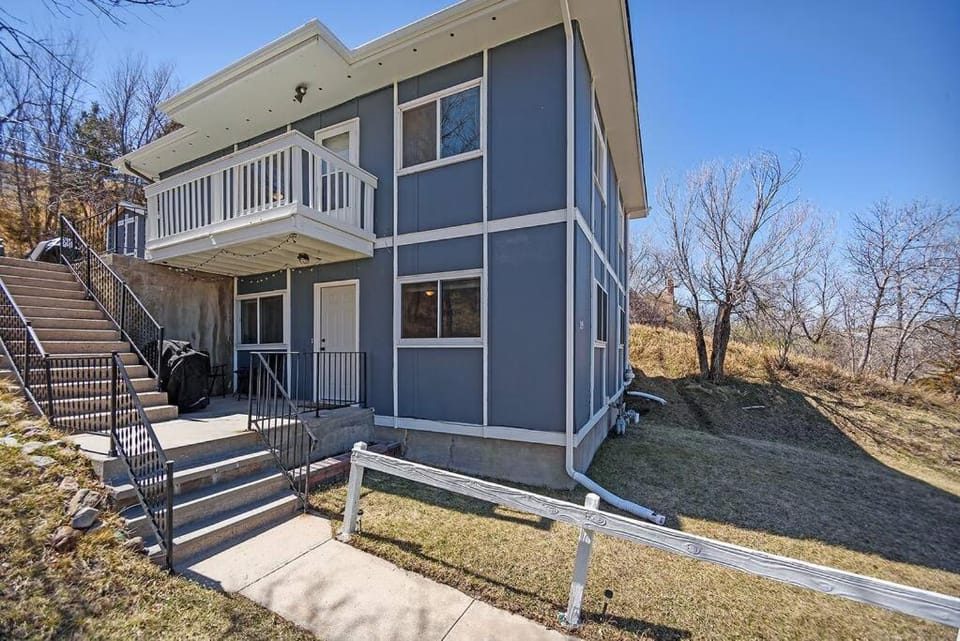 Property building, Day