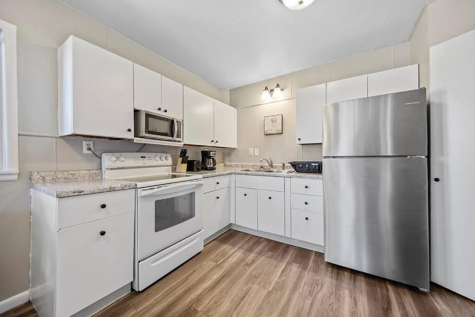 dishwasher, minibar, pet friendly, stove