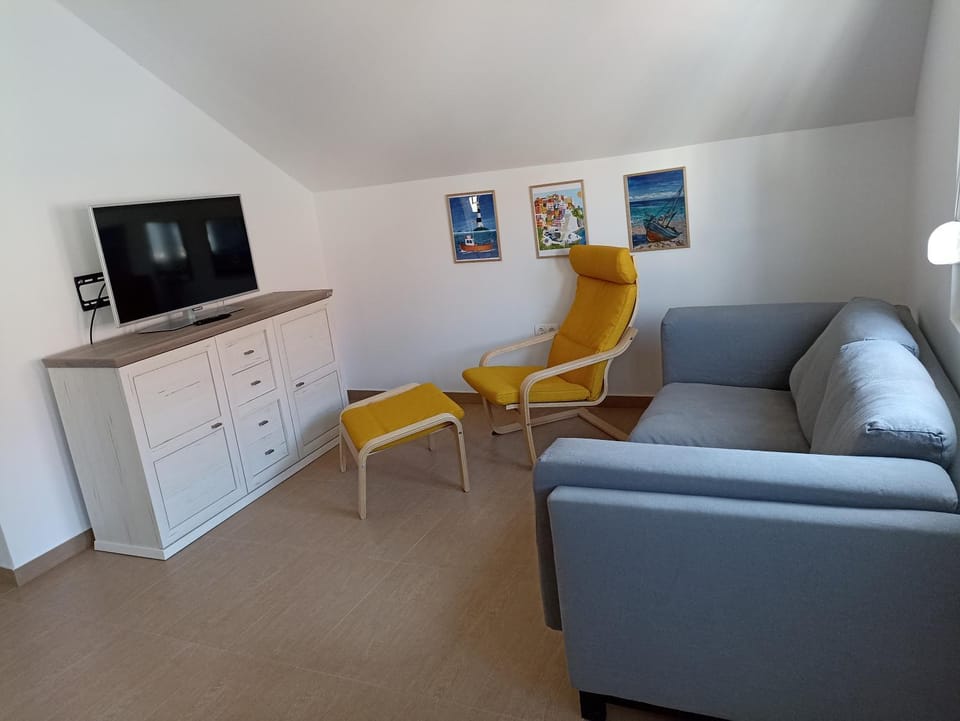 Communal lounge/ TV room, Living room, Evening entertainment