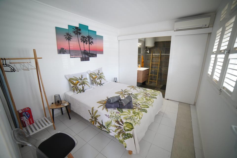 Bed, Photo of the whole room, Bedroom, towels, wardrobe
