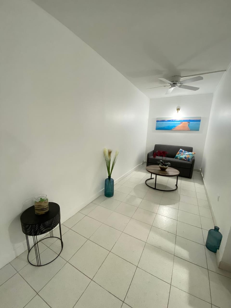 Bed, Seating area