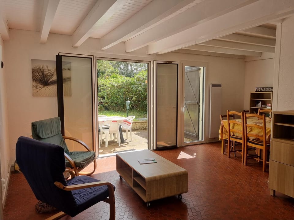 Villa à Seignosse: Plage à pied, Terrasse, 3 Chambres, Quartier calme - FR-1-239-1036 House in Seignosse