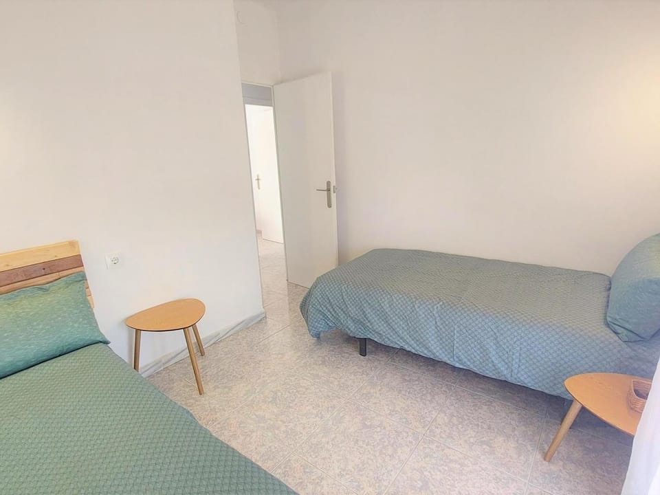 Apartamento familiar 2 hab. en primera línea de mar en Llançà, se admiten mascotas - ES-170-89 Apartment in Alt Empordà