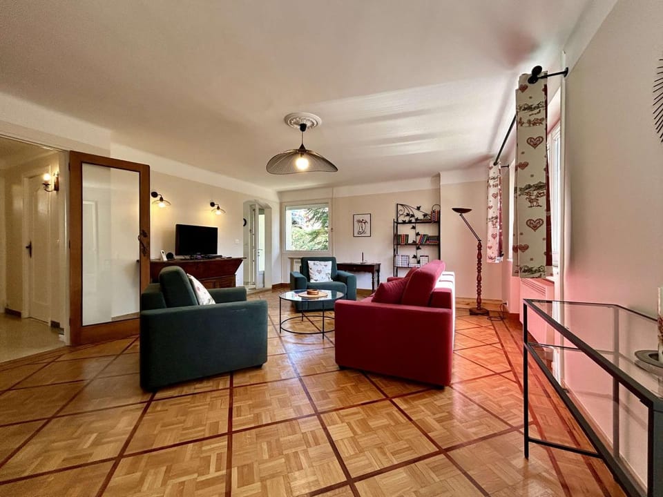 Appartement rénové 4 pièces, 6 pers, balcon, jardin, parking, wifi – Briançon - FR-1-330C-142 Apartment in Briançon