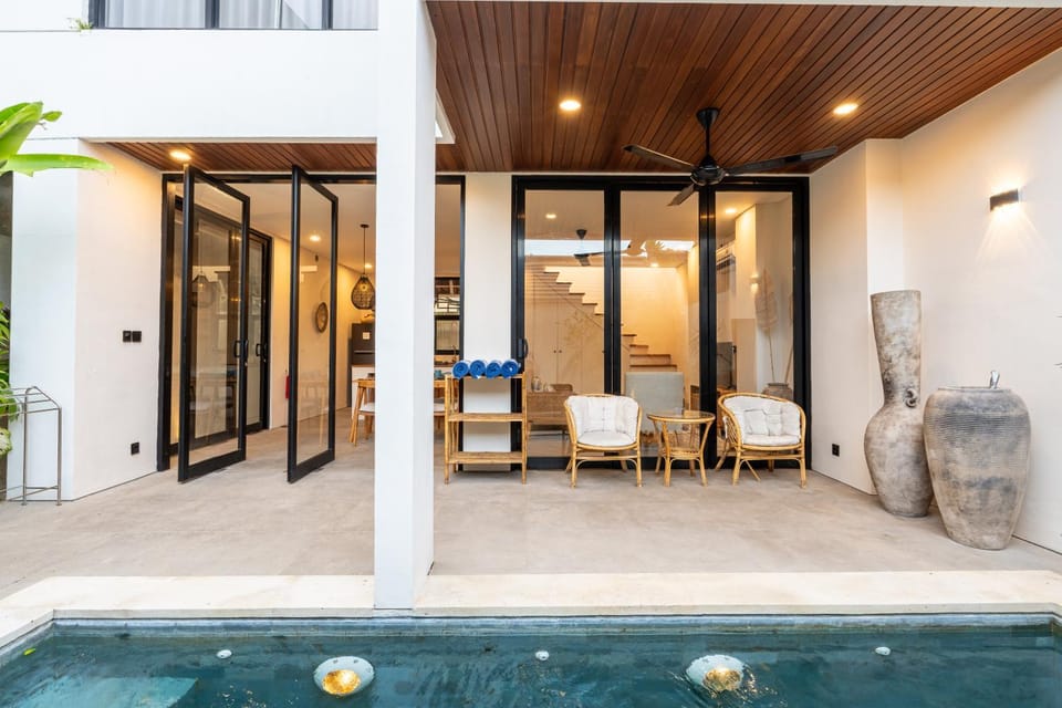 Patio, Pool view, Swimming pool
