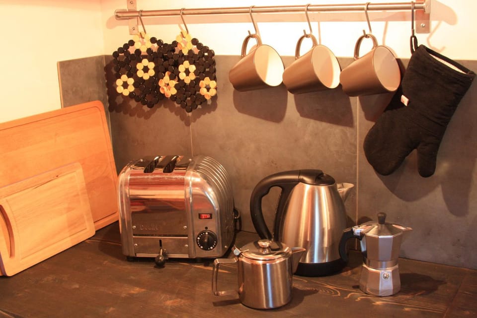 Coffee/tea facilities, Kitchen or kitchenette