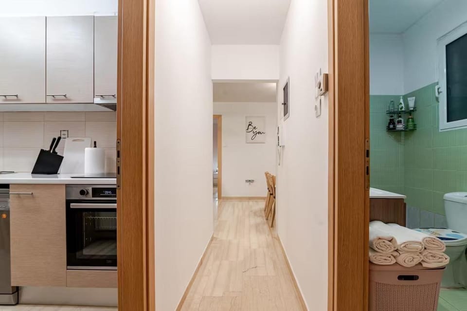 Quiet simple brand new luxury apartment by the sea Apartment in South Athens