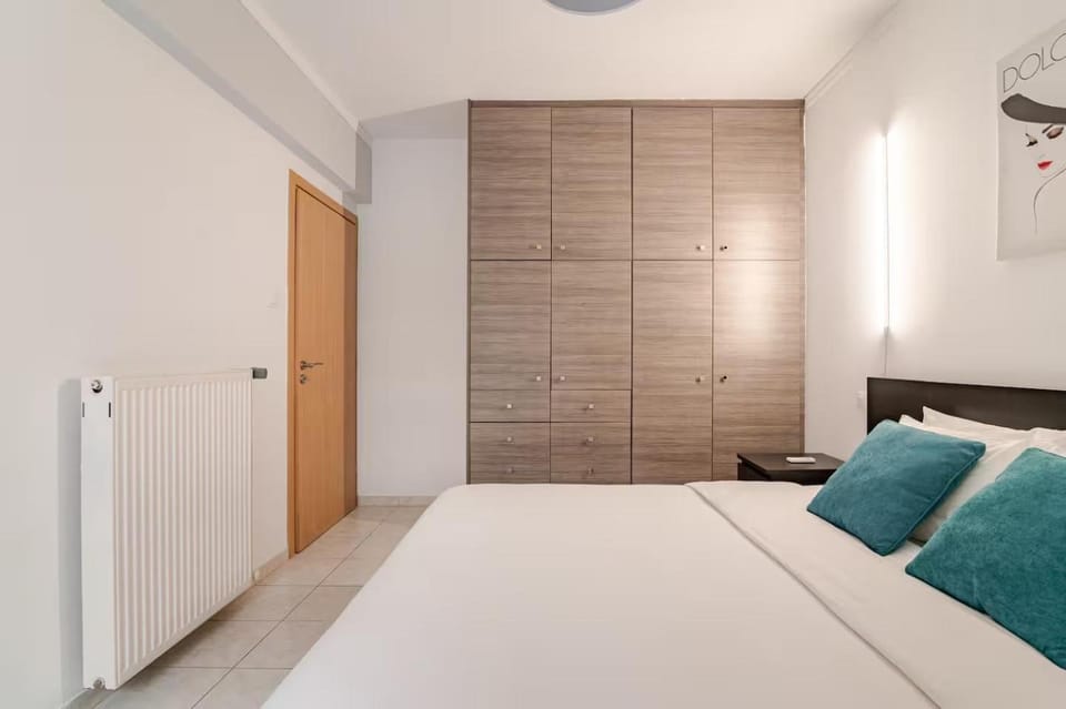 Quiet simple brand new luxury apartment by the sea Apartment in South Athens