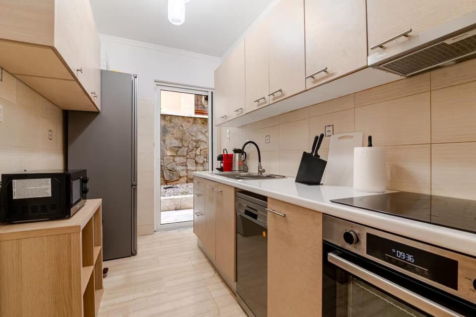 Quiet simple brand new luxury apartment by the sea Apartment in South Athens