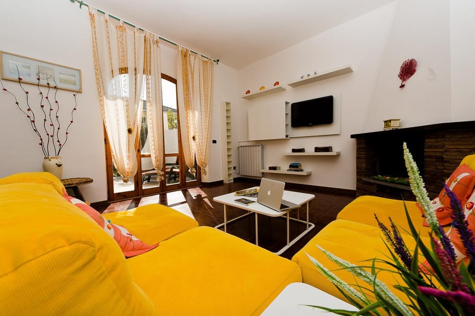 TV and multimedia, Living room