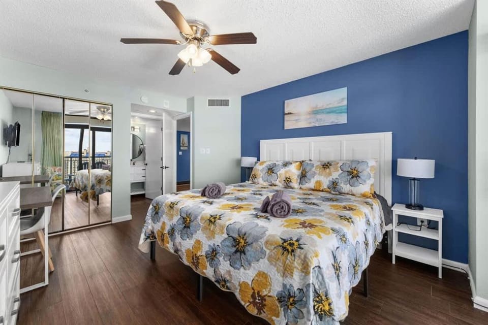 *UPdated Family BEACH Escape*Pools, Hot Tubs, More House in Myrtle Beach
