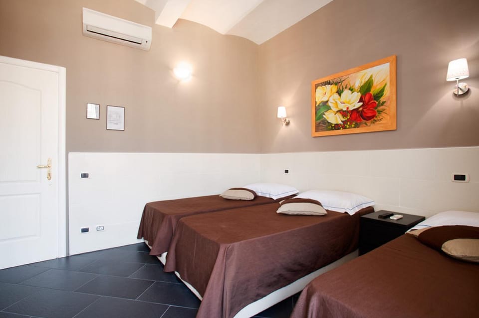 Bed, Bedroom, air conditioner