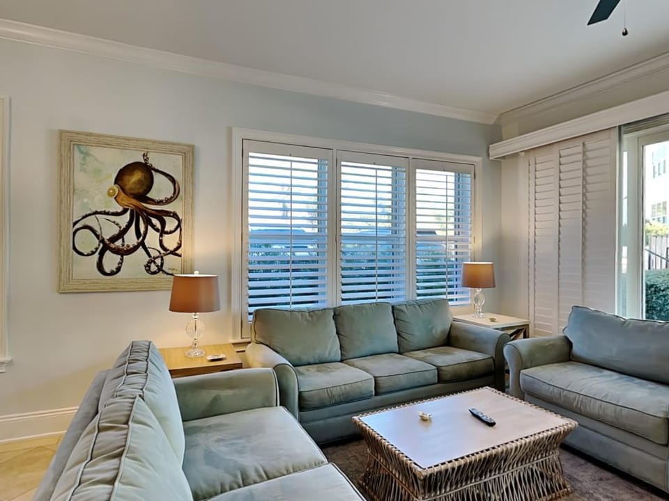 Living room, Seating area, furniture