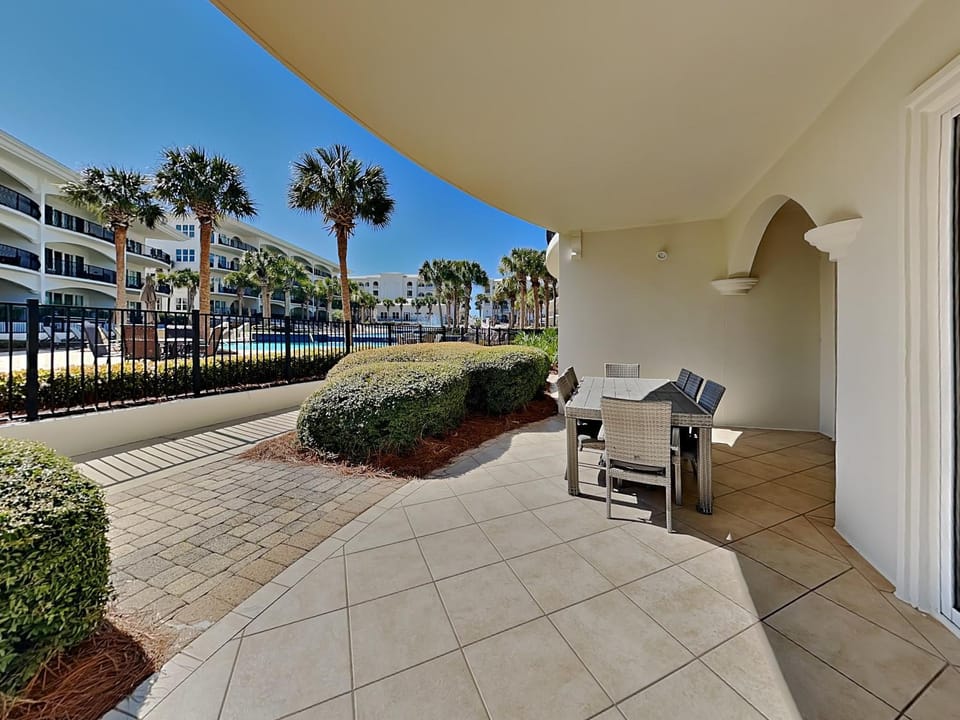 Patio, Garden, Balcony/Terrace, Seating area, Dining area, Pool view, Swimming pool