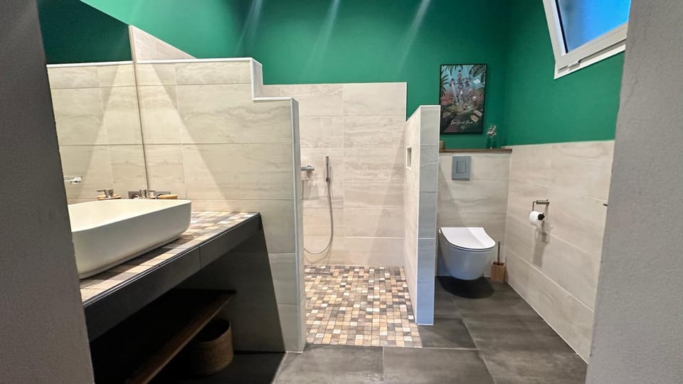 Shower, Toilet, Bathroom