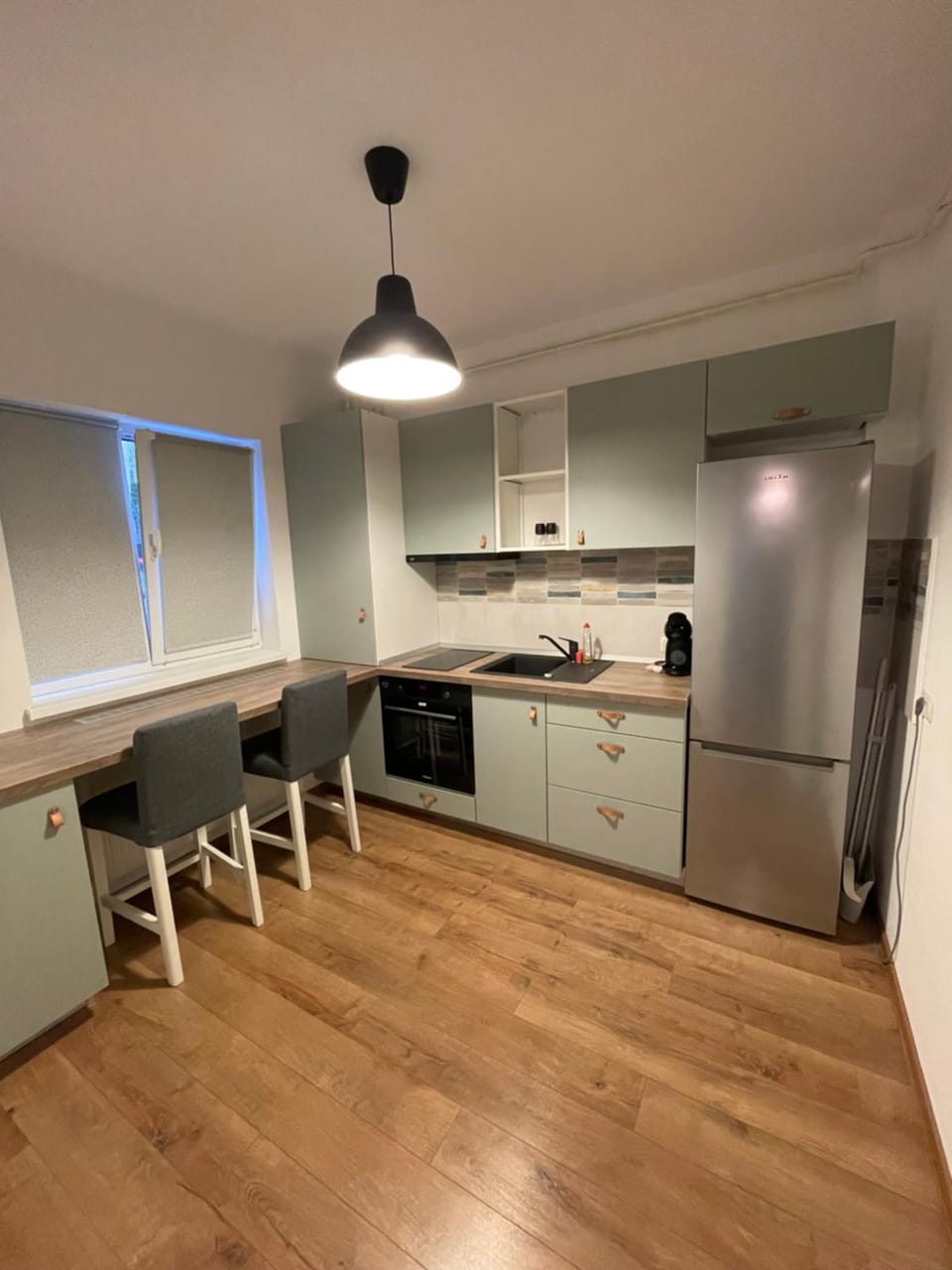 Kitchen or kitchenette, Dining area, oven, stove