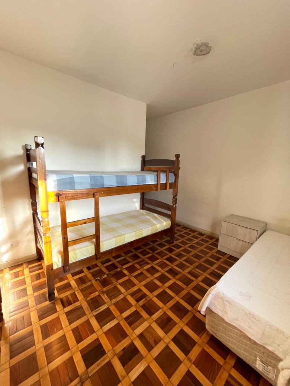 Quarto privativo em residência ótima localização Vacation rental in São Bernardo do Campo