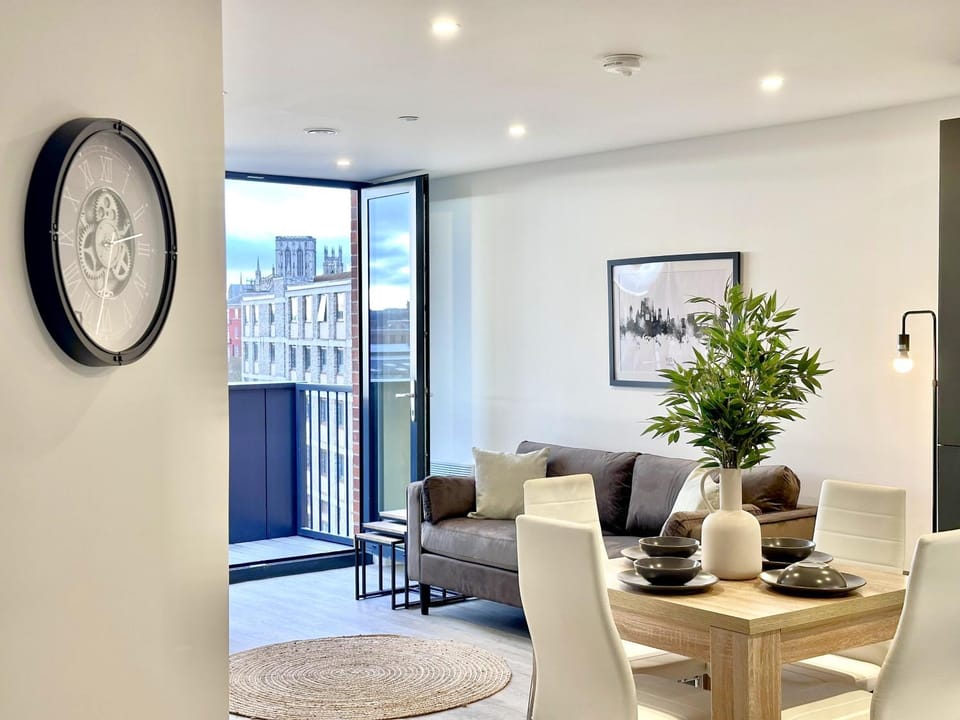 Living room, Landmark view