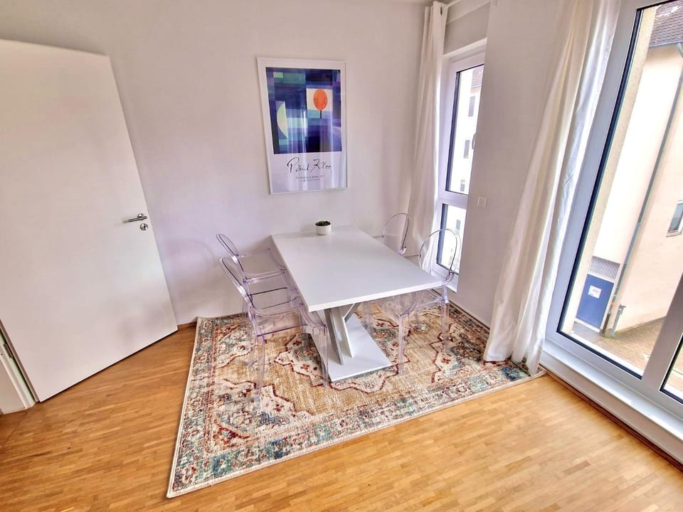 Seating area, Dining area