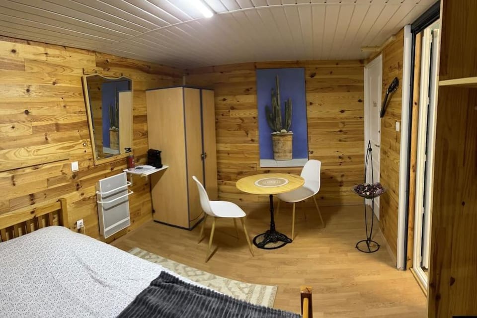 Gîte : La Petite Grange Apartment in Montignac