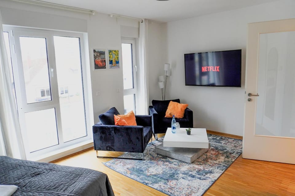 Communal lounge/ TV room, TV and multimedia, Living room, Seating area