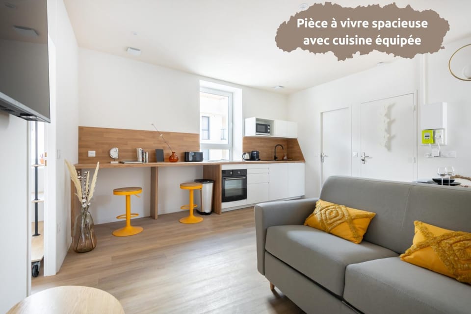 Kitchen or kitchenette, Living room, minibar, pet friendly, stove, toaster