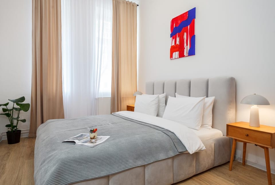 Bed, Photo of the whole room, Bedroom, towels, towels
