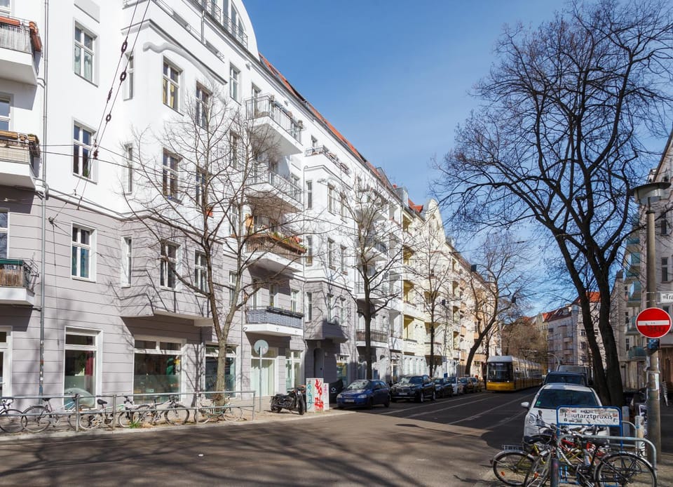 Property building, Day, Neighbourhood, City view, Street view, Location, Parking