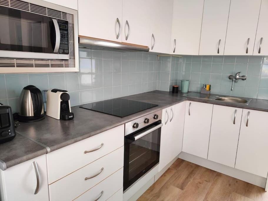 Kitchen or kitchenette, minibar, pet friendly, stove
