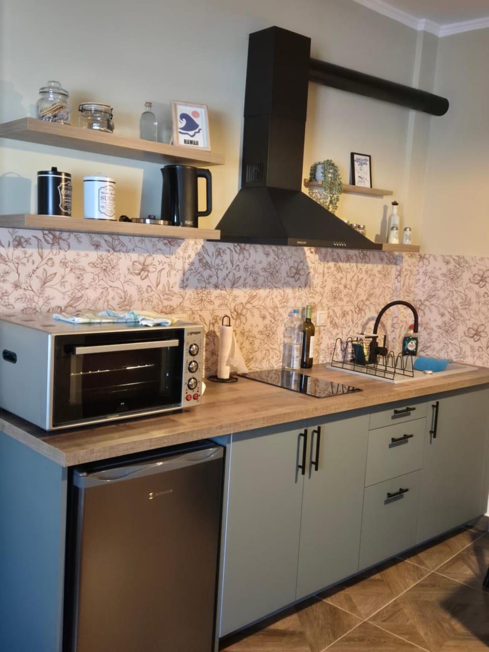 Coffee/tea facilities, Kitchen or kitchenette, pet friendly, stove