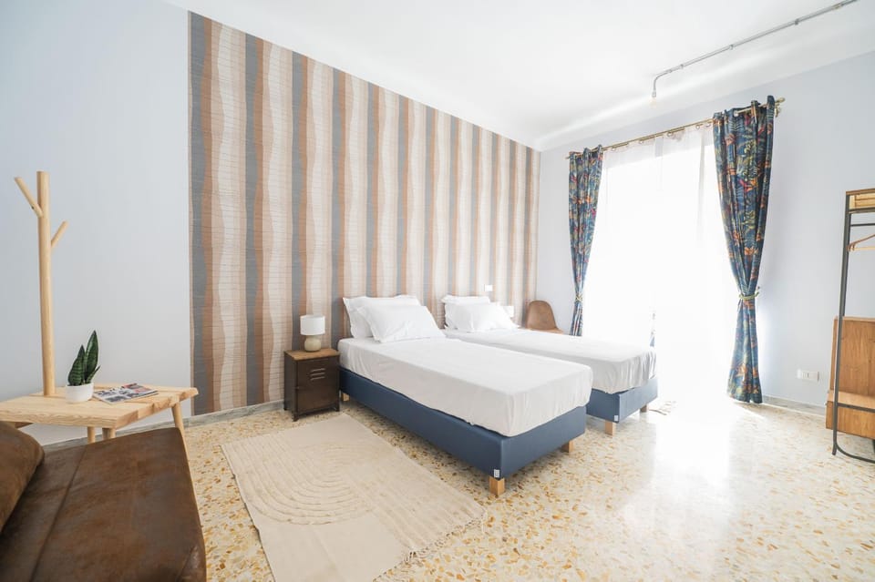 Bed, Photo of the whole room, towels