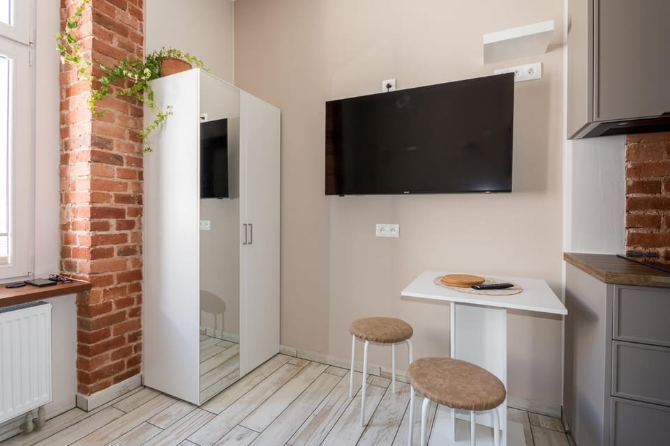 Communal lounge/ TV room, TV and multimedia, Dining area, wardrobe