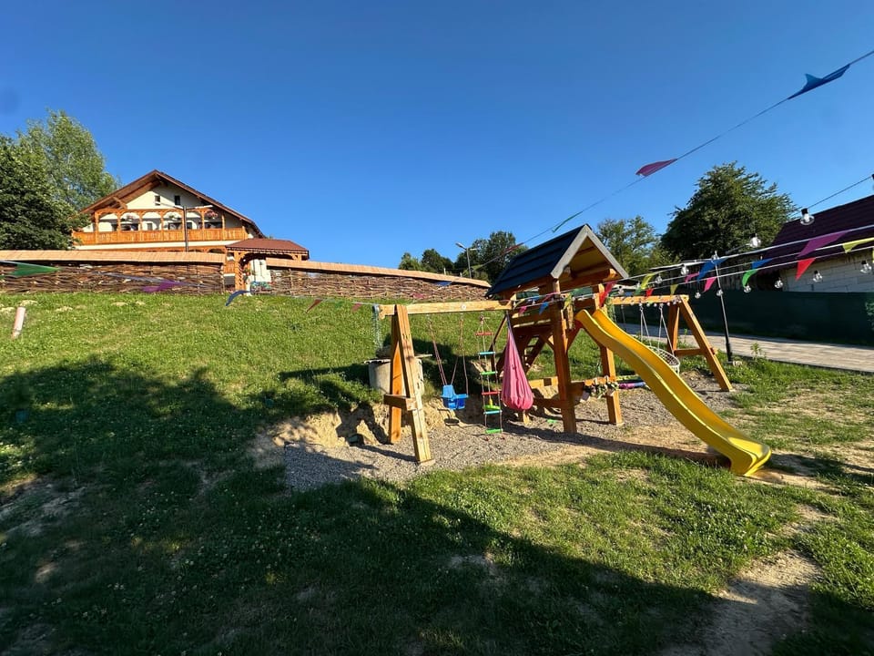 Pensiunea Floare de Maramures Bed and Breakfast in Romania
