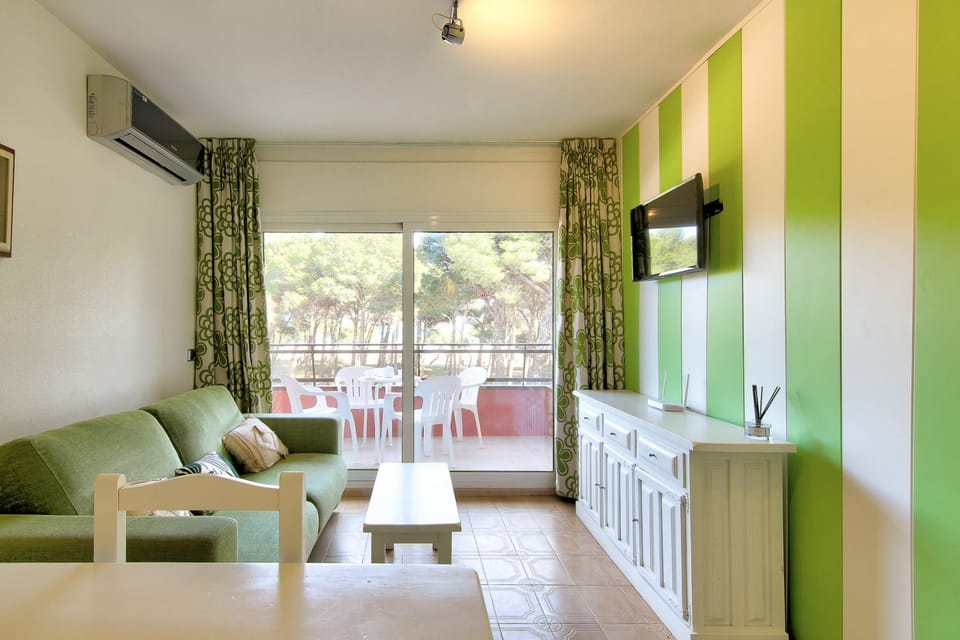 Beach 16 Apartment in Baix Empordà