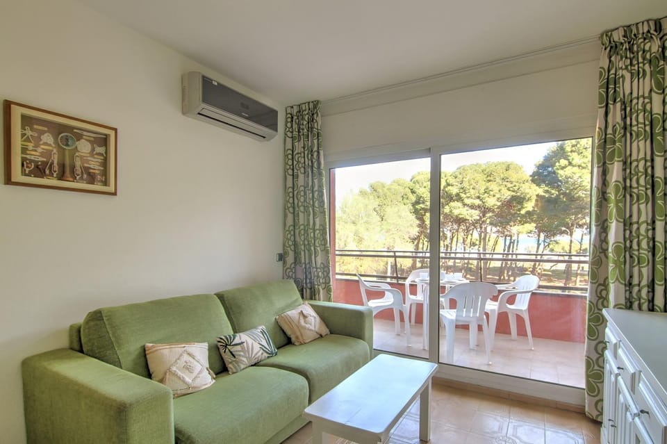 Beach 16 Apartment in Baix Empordà