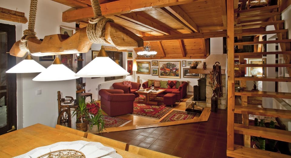 Communal lounge/ TV room