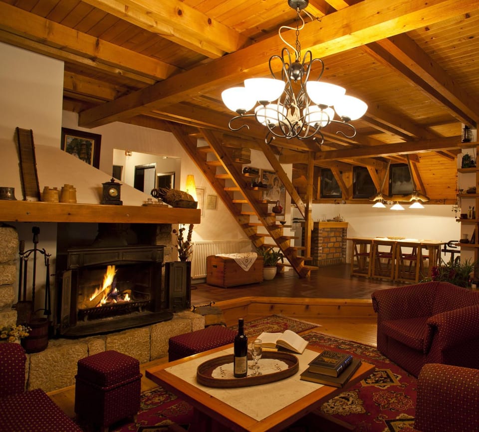 Communal lounge/ TV room