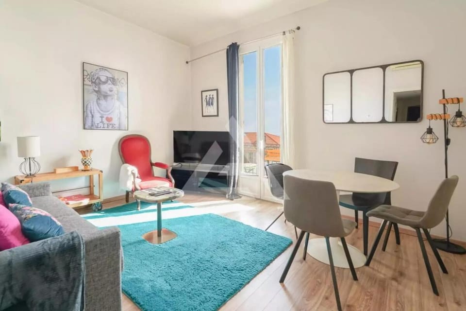 TV and multimedia, Balcony/Terrace, Living room, Seating area, Dining area, Evening entertainment