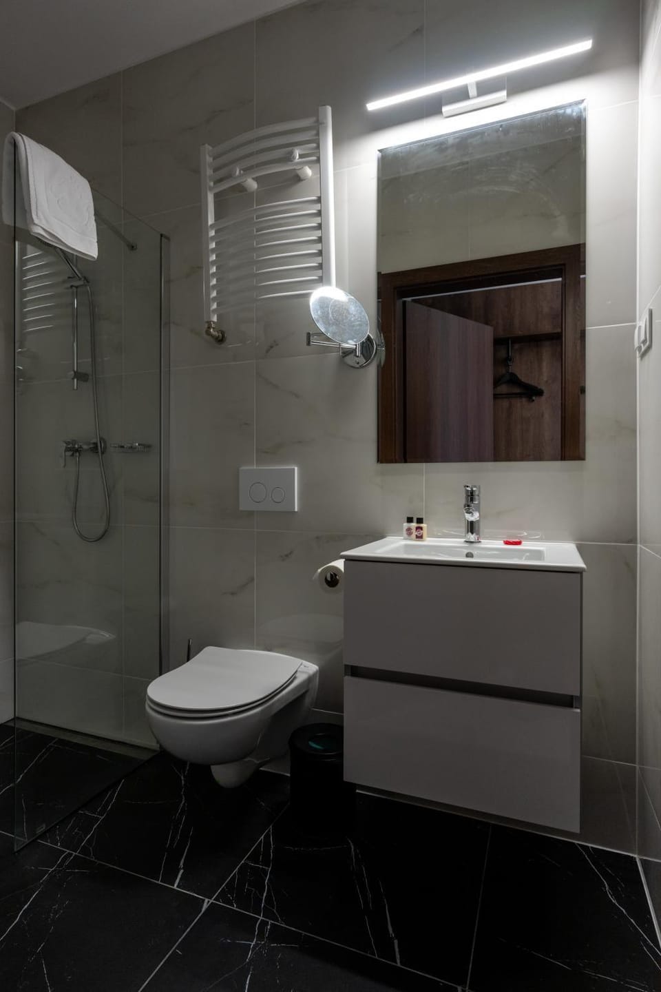 Shower, Toilet, Bathroom