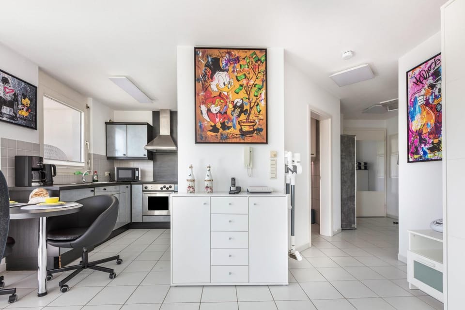 Kitchen or kitchenette, Living room